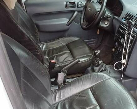 Форд Транзит Коннект 2007 в Онуфриевке на Automoto.ua Белый Форд Транзит Коннект, объемом двигателя 1.8 л и пробегом 300 тыс. км за 5000 $, фото 4 на Automoto.ua