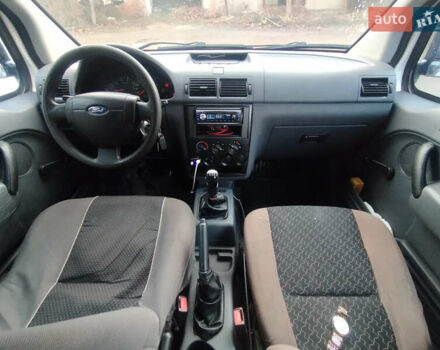 Білий Форд Транзит Коннект, об'ємом двигуна 1.8 л та пробігом 340 тис. км за 3150 $, фото 10 на Automoto.ua