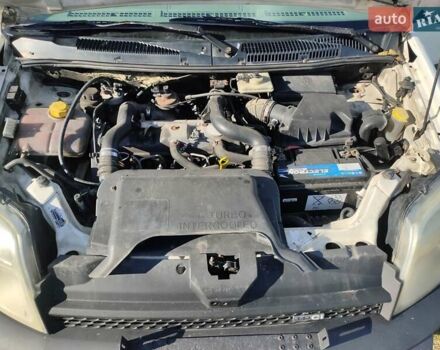 Белый Форд Транзит Коннект, объемом двигателя 1.8 л и пробегом 260 тыс. км за 4800 $, фото 19 на Automoto.ua