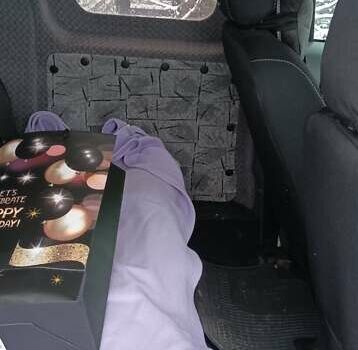 Белый Форд Транзит Коннект, объемом двигателя 1.8 л и пробегом 235 тыс. км за 4700 $, фото 6 на Automoto.ua