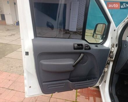 Белый Форд Транзит Коннект, объемом двигателя 1.8 л и пробегом 233 тыс. км за 4900 $, фото 1 на Automoto.ua