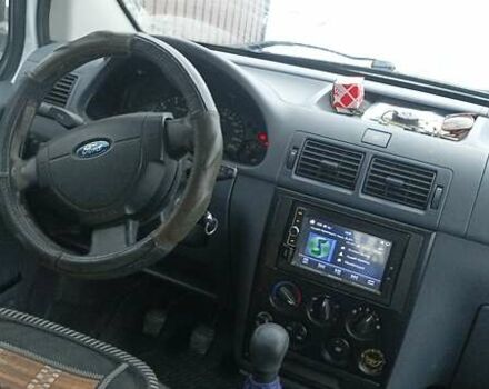 Белый Форд Транзит Коннект, объемом двигателя 1.8 л и пробегом 235 тыс. км за 4700 $, фото 3 на Automoto.ua