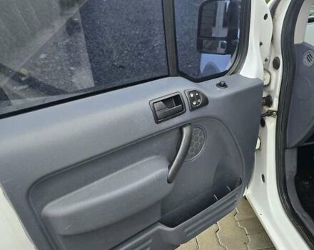 Белый Форд Транзит Коннект, объемом двигателя 1.8 л и пробегом 310 тыс. км за 5300 $, фото 5 на Automoto.ua