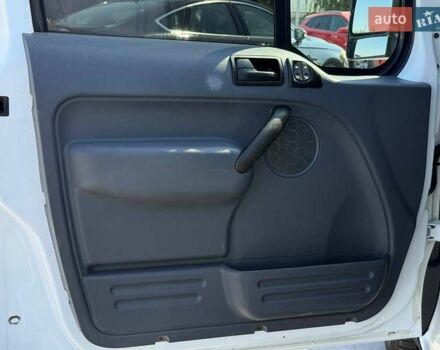 Белый Форд Транзит Коннект, объемом двигателя 1.8 л и пробегом 290 тыс. км за 5699 $, фото 13 на Automoto.ua