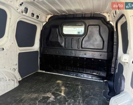 Белый Форд Транзит Коннект, объемом двигателя 1.8 л и пробегом 290 тыс. км за 5699 $, фото 31 на Automoto.ua