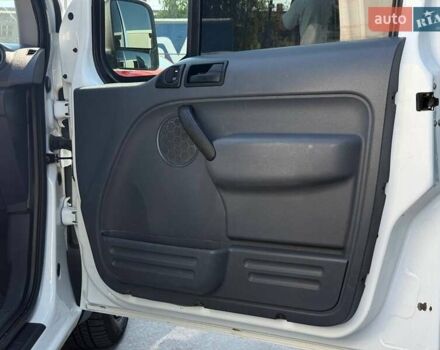 Белый Форд Транзит Коннект, объемом двигателя 1.8 л и пробегом 290 тыс. км за 5699 $, фото 34 на Automoto.ua