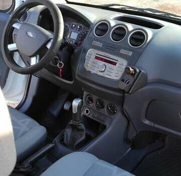 Форд Транзит Коннект 2010 в Харькове на Automoto.ua Белый Форд Транзит Коннект, объемом двигателя 1.75 л и пробегом 235 тыс. км за 6000 $, фото 3 на Automoto.ua