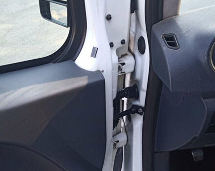 Белый Форд Транзит Коннект, объемом двигателя 1.8 л и пробегом 357 тыс. км за 4900 $, фото 5 на Automoto.ua