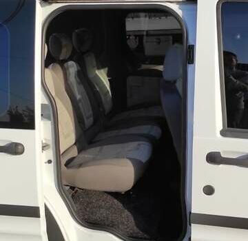 Форд Транзит Коннект 2010 в Харькове на Automoto.ua Белый Форд Транзит Коннект, объемом двигателя 1.75 л и пробегом 235 тыс. км за 6000 $, фото 7 на Automoto.ua