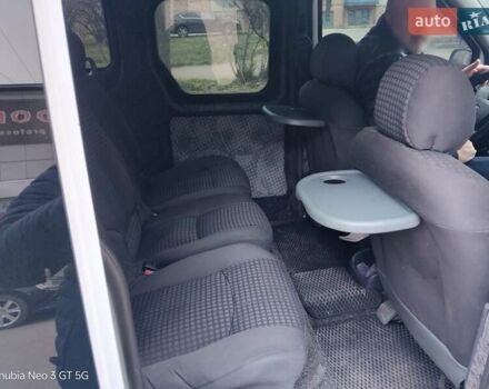 Белый Форд Транзит Коннект, объемом двигателя 1.8 л и пробегом 254 тыс. км за 6000 $, фото 8 на Automoto.ua