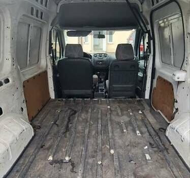 Белый Форд Транзит Коннект, объемом двигателя 1.8 л и пробегом 350 тыс. км за 5000 $, фото 3 на Automoto.ua