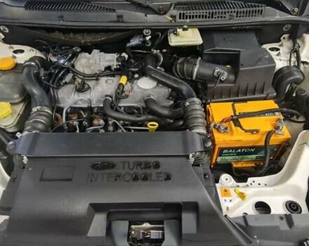 Белый Форд Транзит Коннект, объемом двигателя 1.8 л и пробегом 350 тыс. км за 5000 $, фото 2 на Automoto.ua