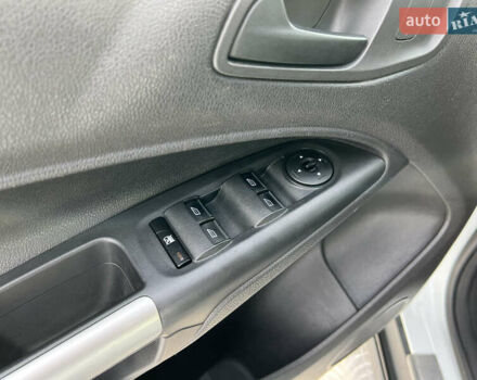 Белый Форд Транзит Коннект, объемом двигателя 1.6 л и пробегом 298 тыс. км за 8250 $, фото 22 на Automoto.ua