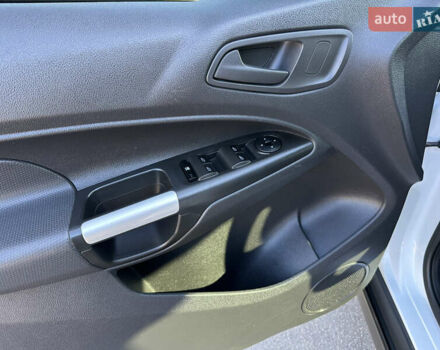 Белый Форд Транзит Коннект, объемом двигателя 1.56 л и пробегом 287 тыс. км за 9750 $, фото 7 на Automoto.ua