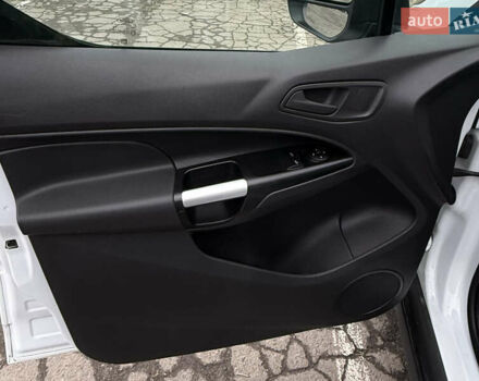 Белый Форд Транзит Коннект, объемом двигателя 1.5 л и пробегом 210 тыс. км за 12600 $, фото 15 на Automoto.ua