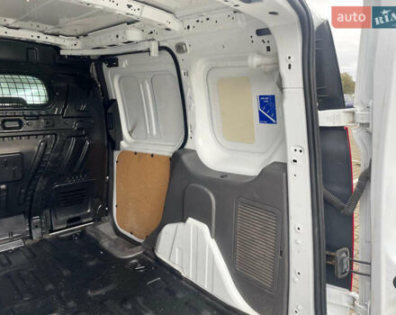 Белый Форд Транзит Коннект, объемом двигателя 1.5 л и пробегом 272 тыс. км за 10700 $, фото 17 на Automoto.ua