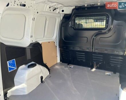 Белый Форд Транзит Коннект, объемом двигателя 1.5 л и пробегом 105 тыс. км за 10599 $, фото 10 на Automoto.ua