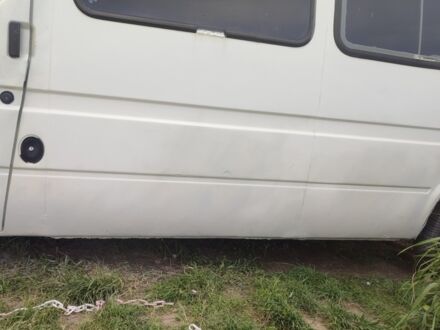 Белый Форд Транзит Коннект, объемом двигателя 2.5 л и пробегом 150 тыс. км за 3000 $, фото 1 на Automoto.ua