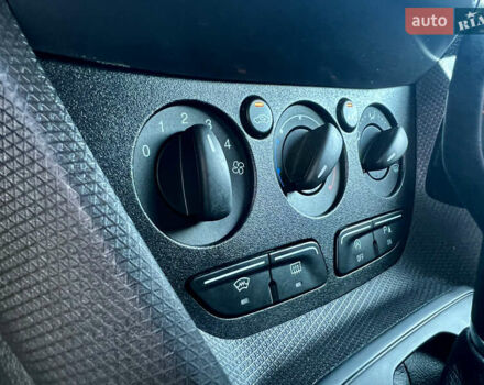 Черный Форд Транзит Коннект, объемом двигателя 1.5 л и пробегом 185 тыс. км за 10500 $, фото 31 на Automoto.ua