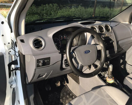 Белый Форд Транзит Коннект груз., объемом двигателя 1.8 л и пробегом 350 тыс. км за 6200 $, фото 15 на Automoto.ua