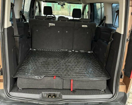 Коричневый Форд Транзит Коннект, объемом двигателя 1.56 л и пробегом 180 тыс. км за 10900 $, фото 7 на Automoto.ua