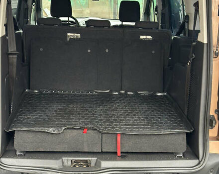 Коричневый Форд Транзит Коннект, объемом двигателя 1.56 л и пробегом 180 тыс. км за 10900 $, фото 6 на Automoto.ua