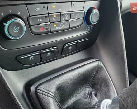 Червоний Форд Транзит Коннект, об'ємом двигуна 1.5 л та пробігом 68 тис. км за 15500 $, фото 1 на Automoto.ua