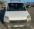 Белый Форд Транзит Коннект пасс., объемом двигателя 1.8 л и пробегом 285 тыс. км за 4200 $, фото 2 на Automoto.ua
