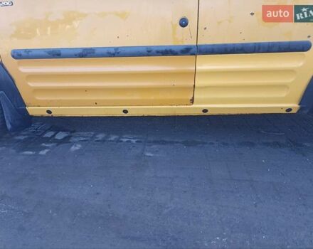 Желтый Форд Транзит Коннект, объемом двигателя 1.8 л и пробегом 2 тыс. км за 3250 $, фото 8 на Automoto.ua