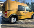 Желтый Форд Транзит Коннект, объемом двигателя 1.8 л и пробегом 256 тыс. км за 4100 $, фото 2 на Automoto.ua