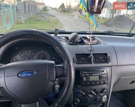 Серый Форд Транзит Коннект, объемом двигателя 1.8 л и пробегом 280 тыс. км за 3750 $, фото 6 на Automoto.ua