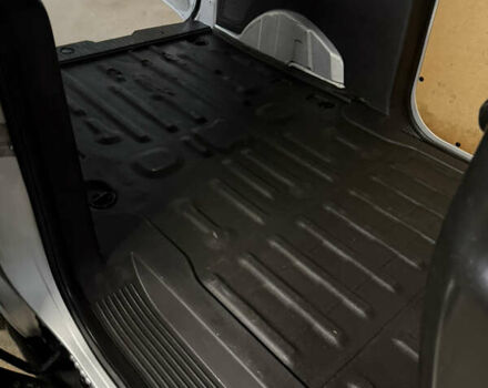 Сірий Форд Транзит Коннект, об'ємом двигуна 1.5 л та пробігом 203 тис. км за 10700 $, фото 12 на Automoto.ua