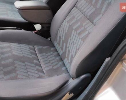 Серый Форд Транзит Коннект, объемом двигателя 1.75 л и пробегом 178 тыс. км за 4700 $, фото 6 на Automoto.ua