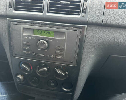 Сірий Форд Транзит Коннект, об'ємом двигуна 1.8 л та пробігом 270 тис. км за 4800 $, фото 33 на Automoto.ua