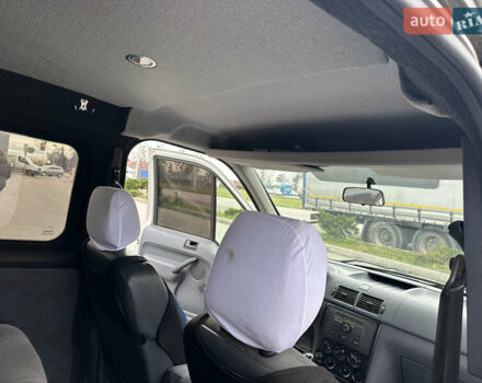 Сірий Форд Транзит Коннект, об'ємом двигуна 1.8 л та пробігом 270 тис. км за 4800 $, фото 30 на Automoto.ua