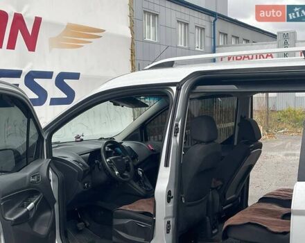 Серый Форд Транзит Коннект, объемом двигателя 2.5 л и пробегом 234 тыс. км за 11800 $, фото 7 на Automoto.ua