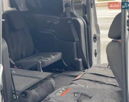 Серый Форд Транзит Коннект, объемом двигателя 2.5 л и пробегом 234 тыс. км за 11800 $, фото 11 на Automoto.ua