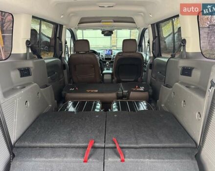 Серый Форд Транзит Коннект, объемом двигателя 2 л и пробегом 64 тыс. км за 16950 $, фото 25 на Automoto.ua