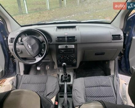 Синій Форд Транзит Коннект, об'ємом двигуна 1.8 л та пробігом 240 тис. км за 4300 $, фото 1 на Automoto.ua