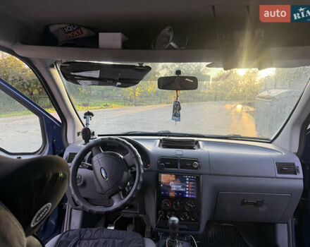 Синій Форд Транзит Коннект, об'ємом двигуна 1.8 л та пробігом 321 тис. км за 7000 $, фото 16 на Automoto.ua