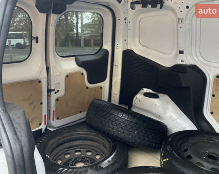 Белый Форд Транзит Курьер, объемом двигателя 1.5 л и пробегом 267 тыс. км за 7300 $, фото 9 на Automoto.ua