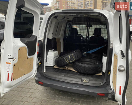 Белый Форд Транзит Курьер, объемом двигателя 1.5 л и пробегом 267 тыс. км за 7300 $, фото 6 на Automoto.ua