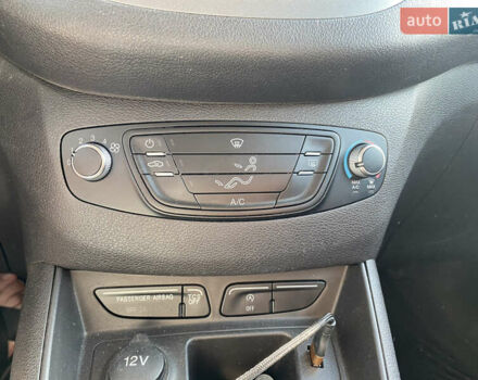 Белый Форд Транзит Курьер, объемом двигателя 1.5 л и пробегом 210 тыс. км за 9700 $, фото 13 на Automoto.ua