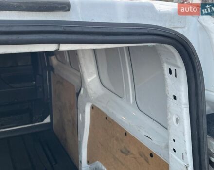 Белый Форд Транзит Кастом, объемом двигателя 2.2 л и пробегом 309 тыс. км за 16000 $, фото 17 на Automoto.ua