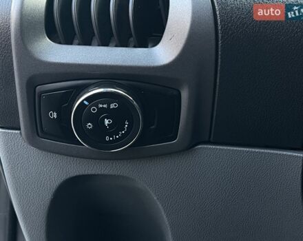 Білий Форд Транзит Кастом, об'ємом двигуна 2.2 л та пробігом 309 тис. км за 14500 $, фото 24 на Automoto.ua