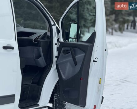 Білий Форд Транзит Кастом, об'ємом двигуна 2.2 л та пробігом 260 тис. км за 10999 $, фото 17 на Automoto.ua