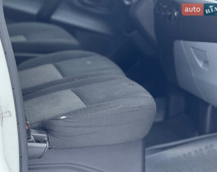 Білий Форд Транзит Кастом, об'ємом двигуна 2.2 л та пробігом 260 тис. км за 10999 $, фото 18 на Automoto.ua