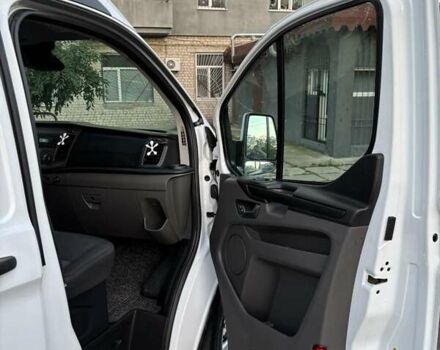 Форд Транзит Кастом 2018 у Александрие на Automoto.ua Білий Форд Транзит Кастом, об'ємом двигуна 2 л та пробігом 200 тис. км за 17000 $, фото 7 на Automoto.ua
