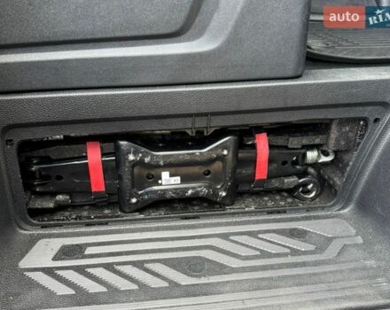 Білий Форд Транзит Кастом, об'ємом двигуна 2 л та пробігом 250 тис. км за 18500 $, фото 16 на Automoto.ua