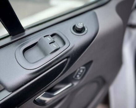 Белый Форд Транзит Кастом, объемом двигателя 2 л и пробегом 207 тыс. км за 18500 $, фото 17 на Automoto.ua